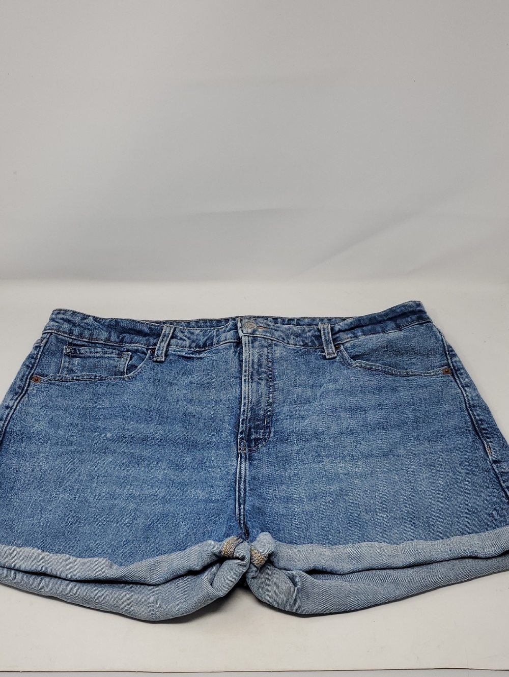 Old Navy Light Blue Rolled Cuff Denim Shorts Size 18